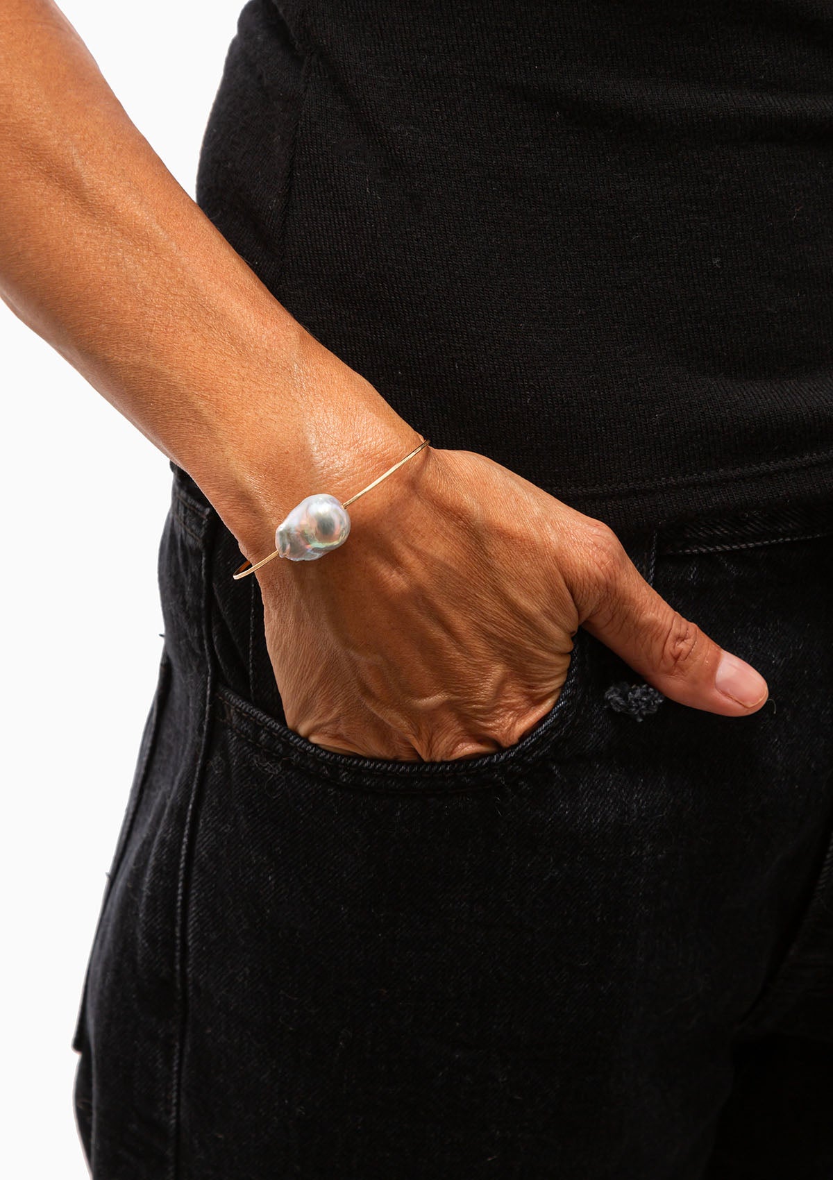 Baroque Pearl Cuff | White | Medium