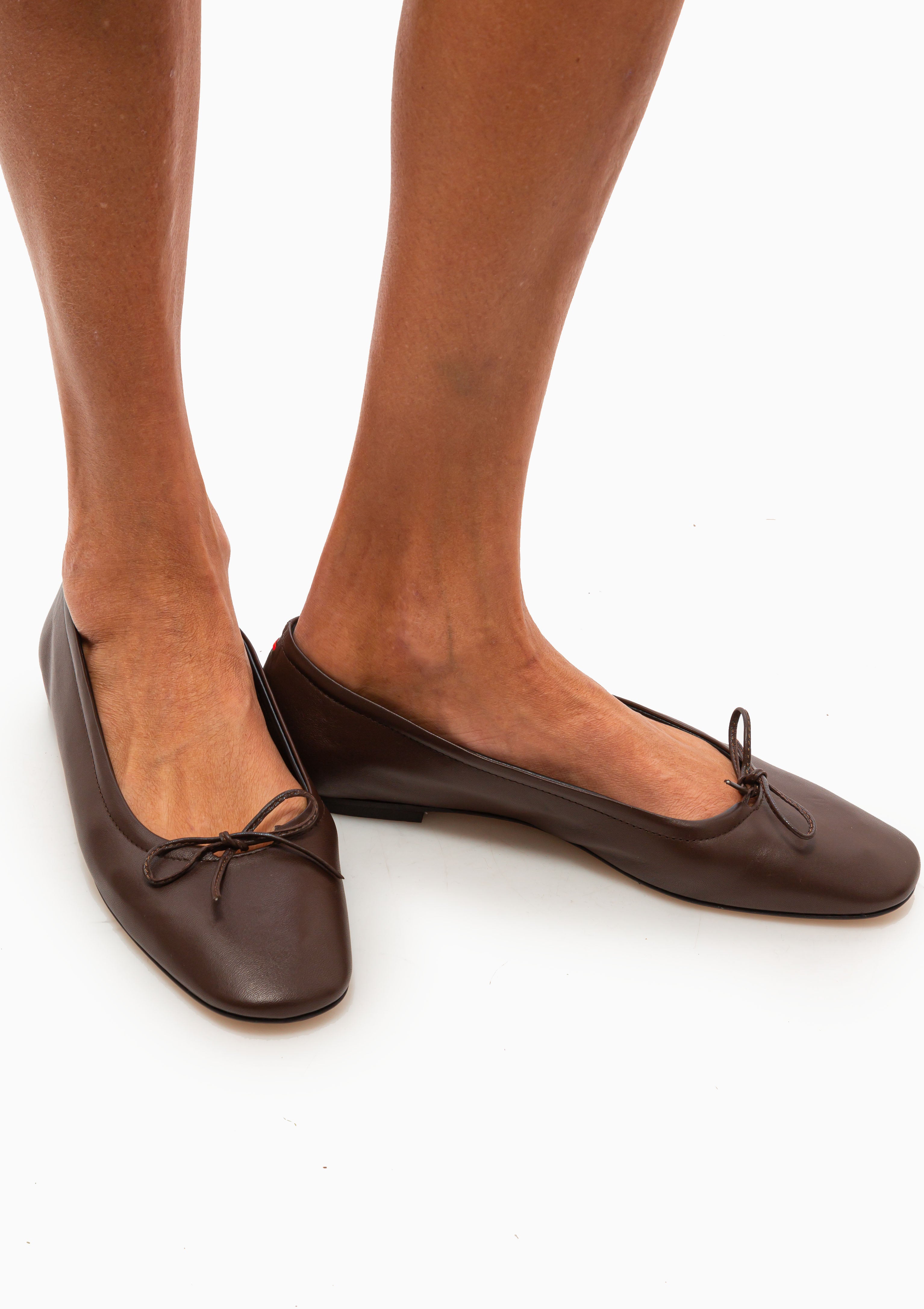 Delfina Flat | Moka