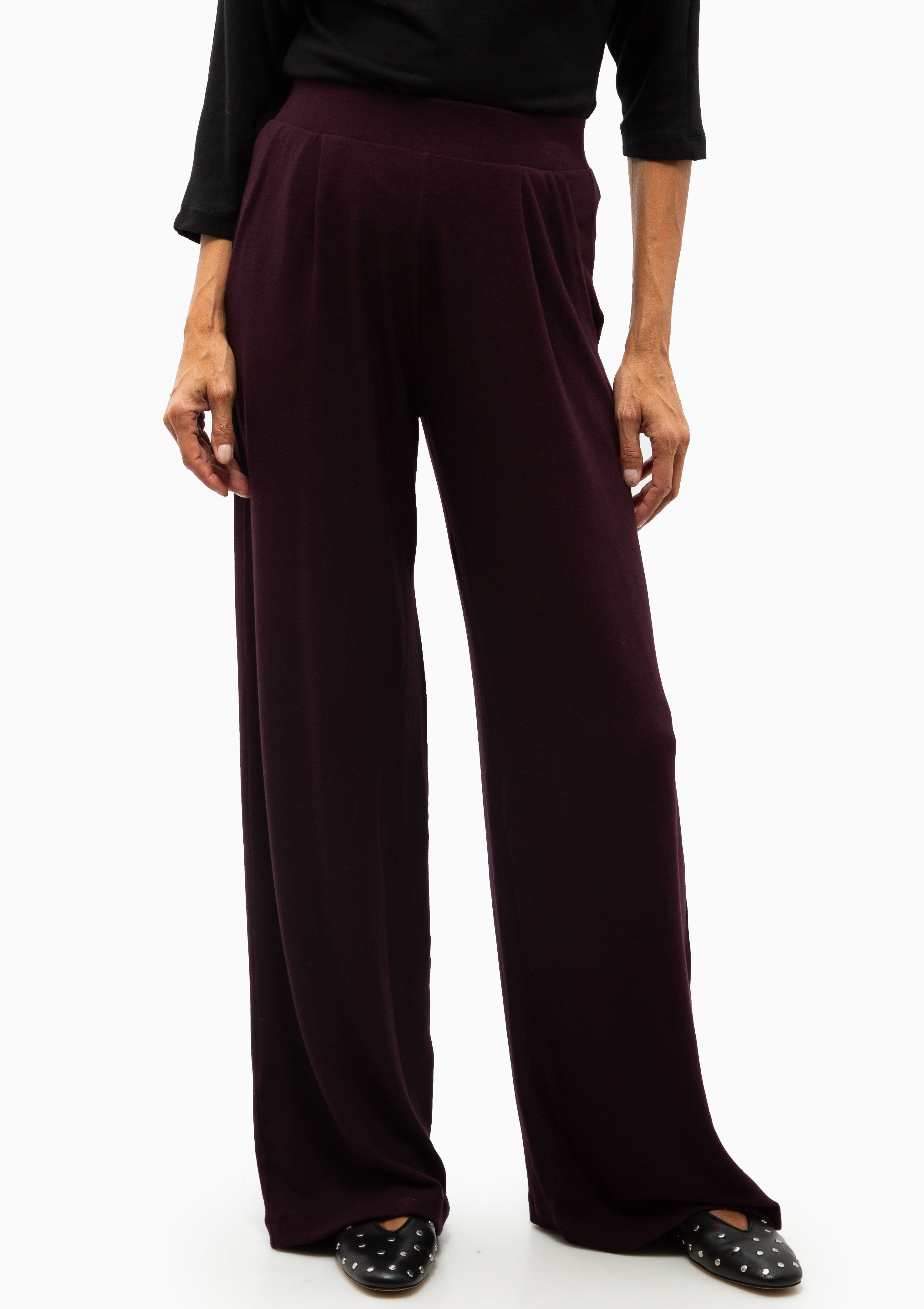 Lauren Pleated Pocket Pant | Dark Berry