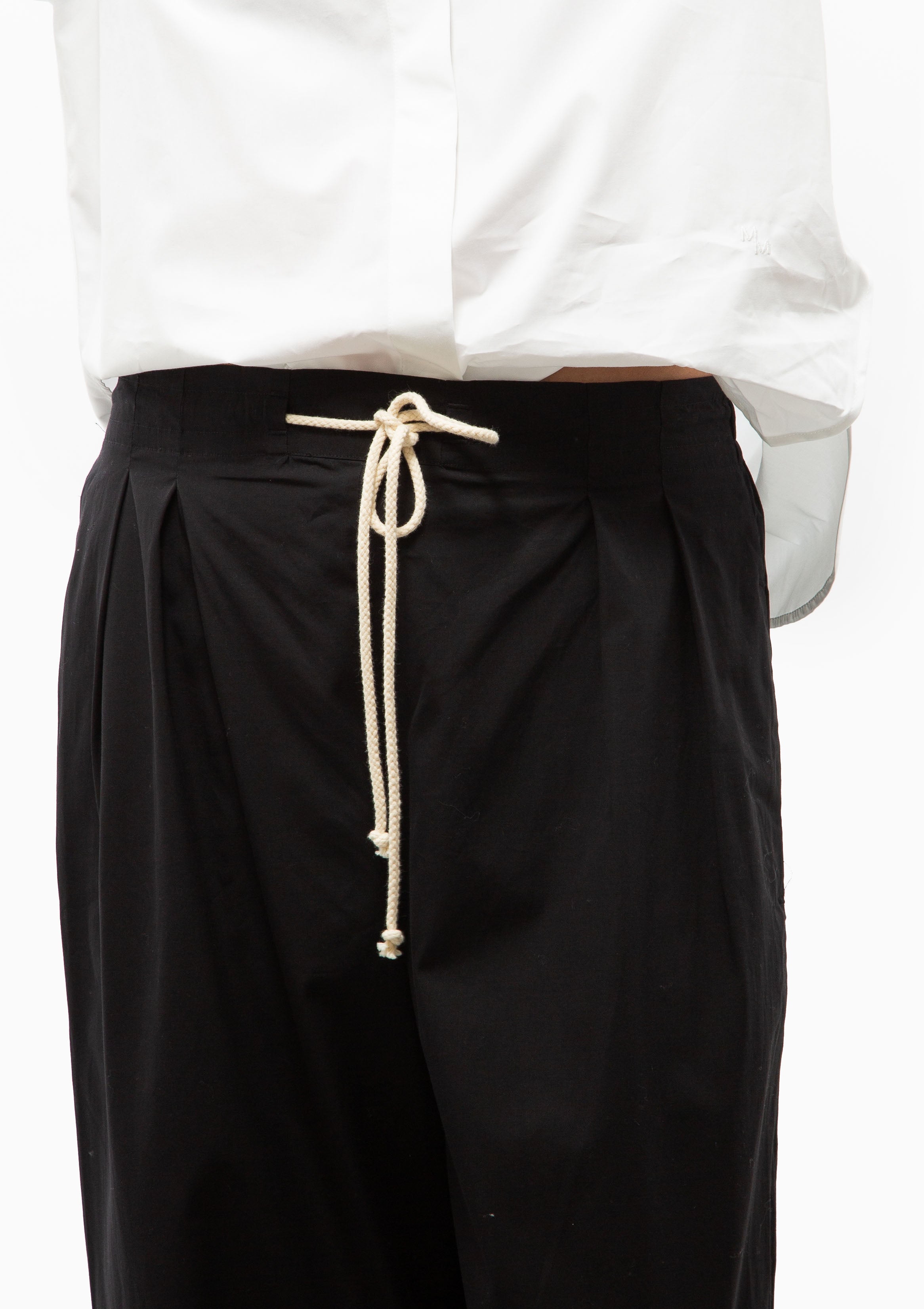 Drawstring Pleat Front Pant | Black