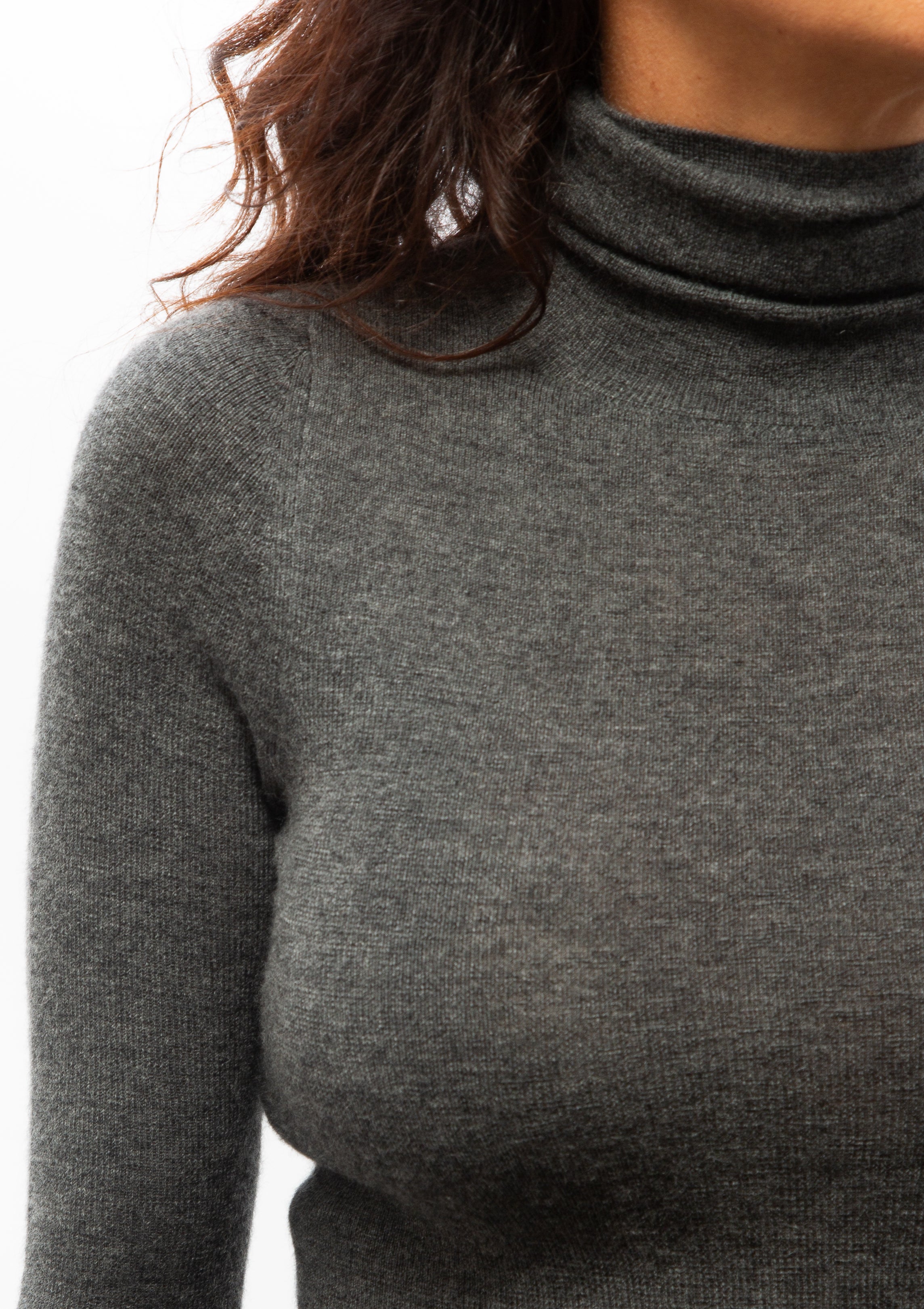 Lynnette Turtleneck | Charcoal