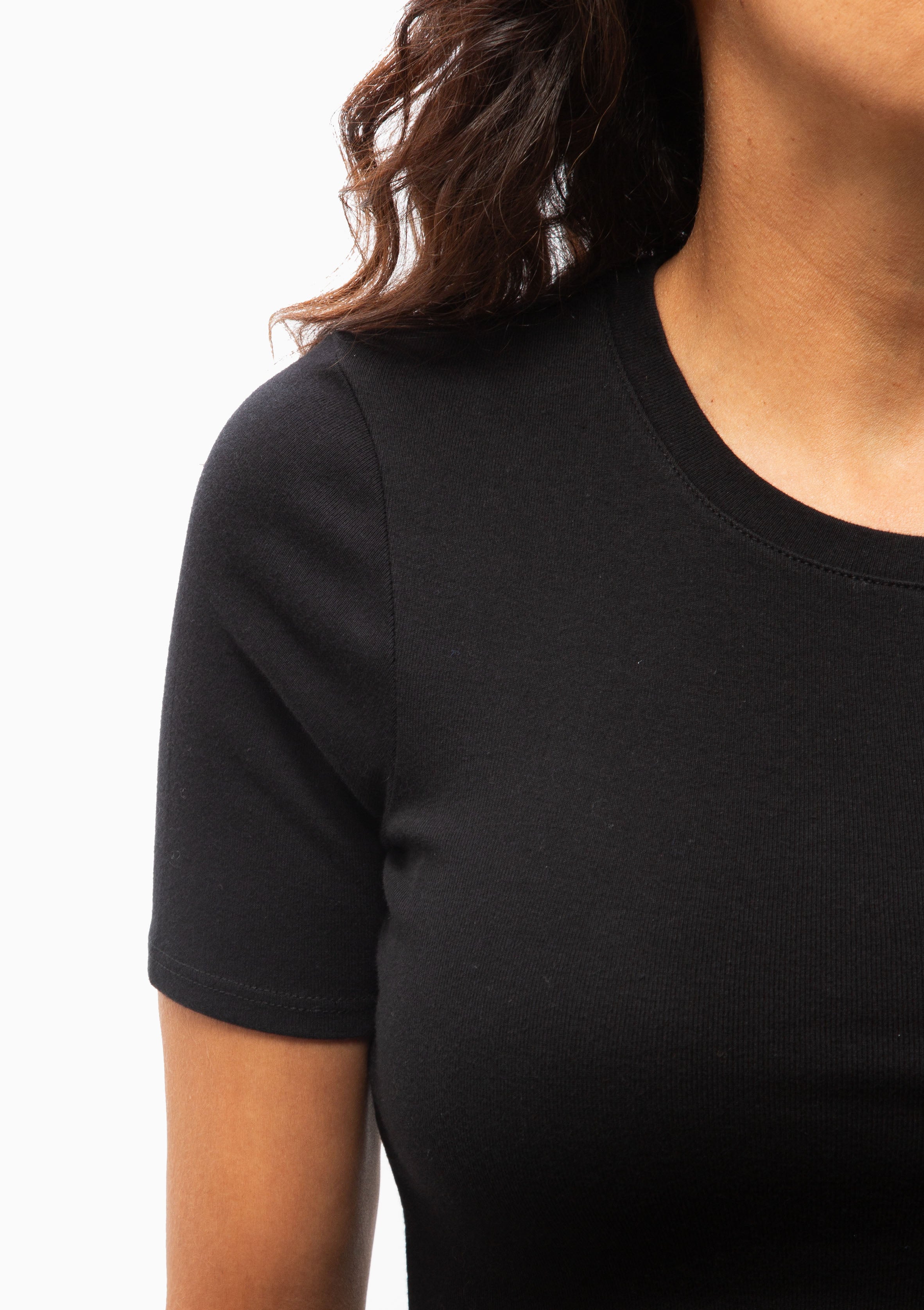 Elin Tee | Black