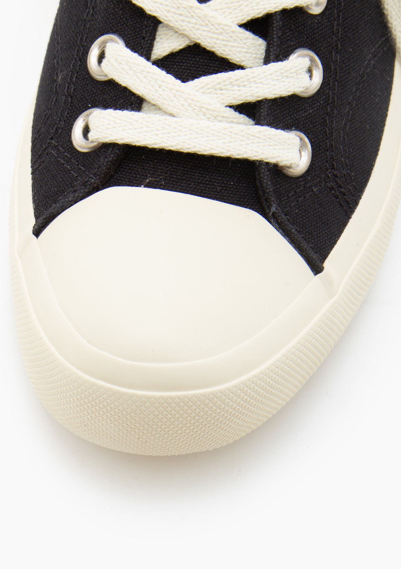 Wata II Low Canvas Sneaker | Black Pierre