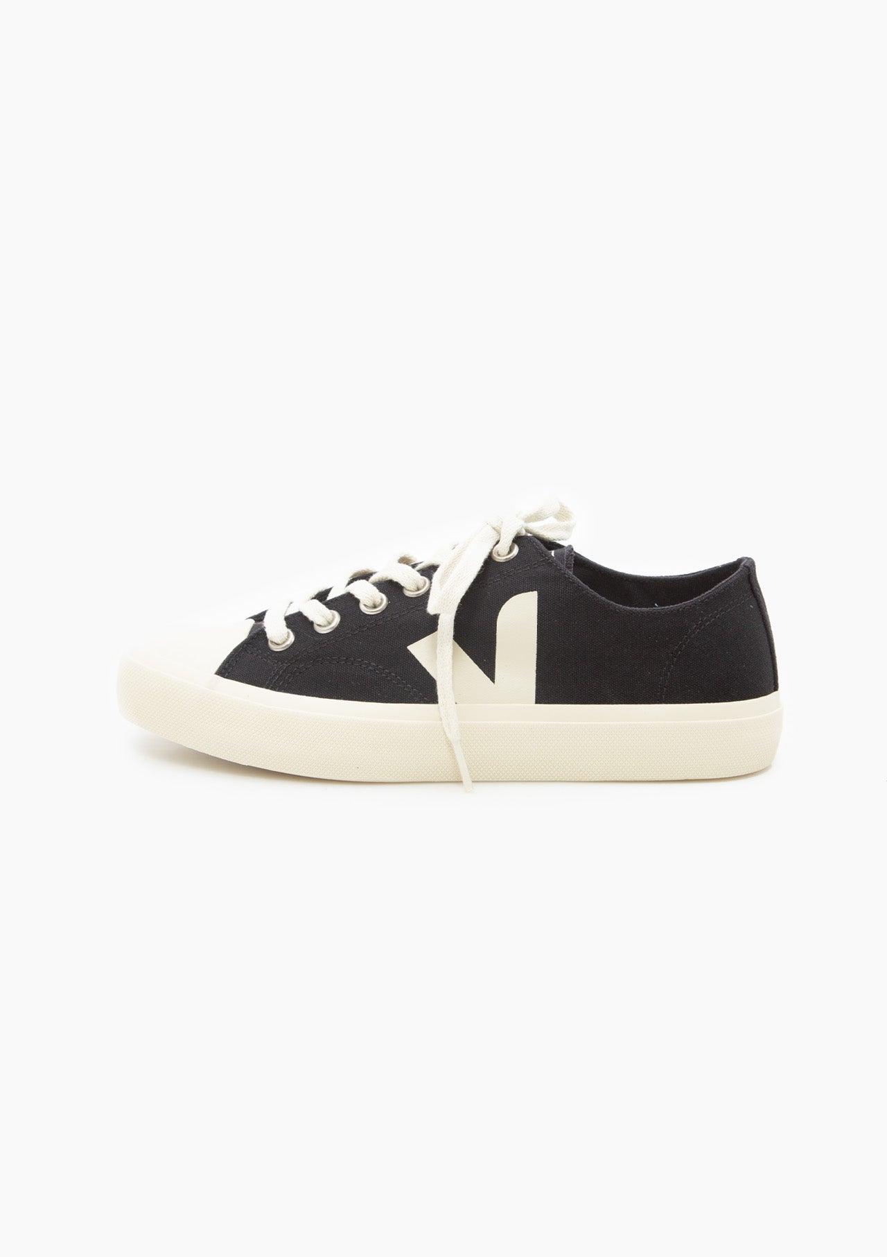 Wata II Low Canvas Sneaker | Black Pierre