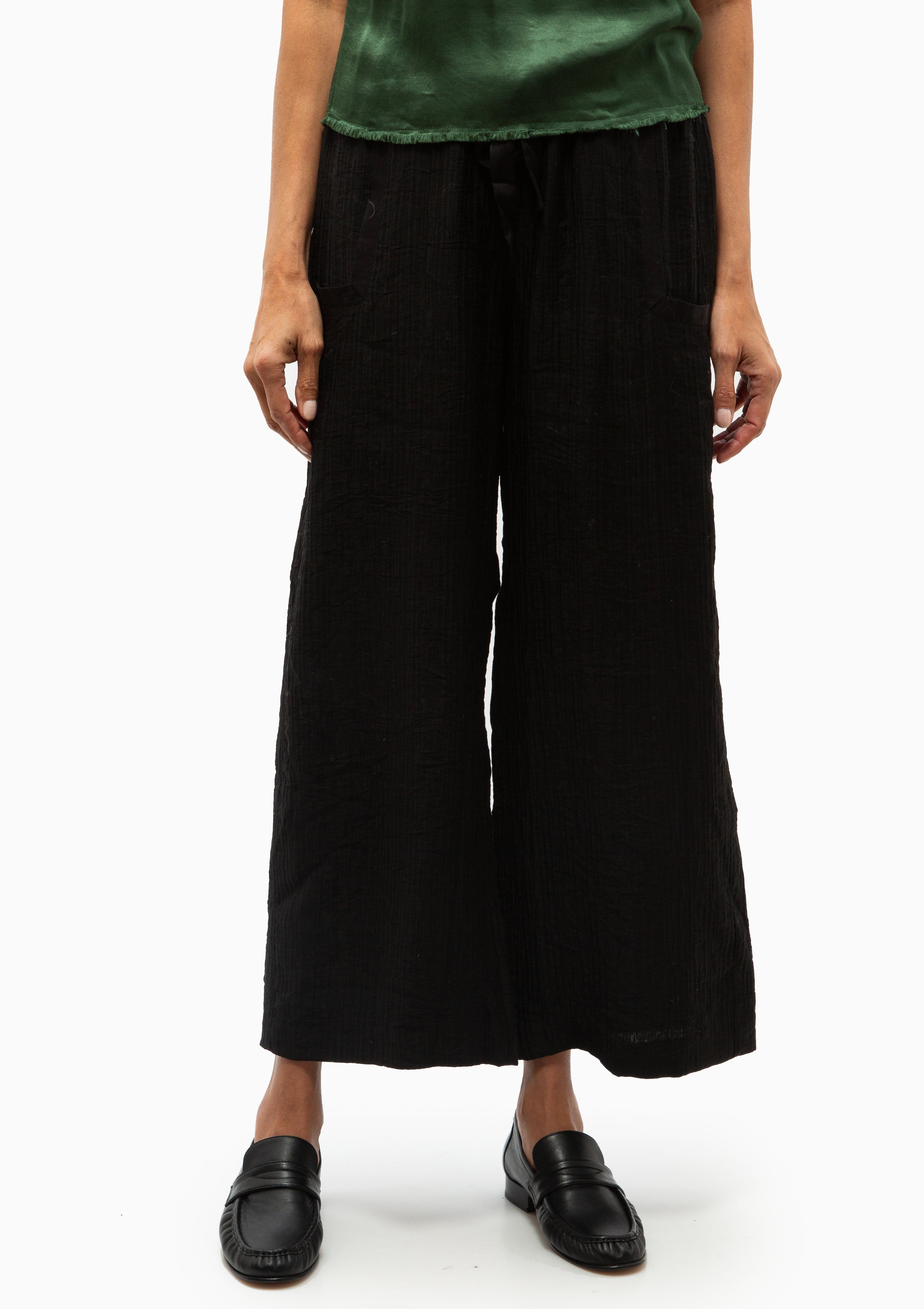 Crinkle Satin Broadway Pant | Black