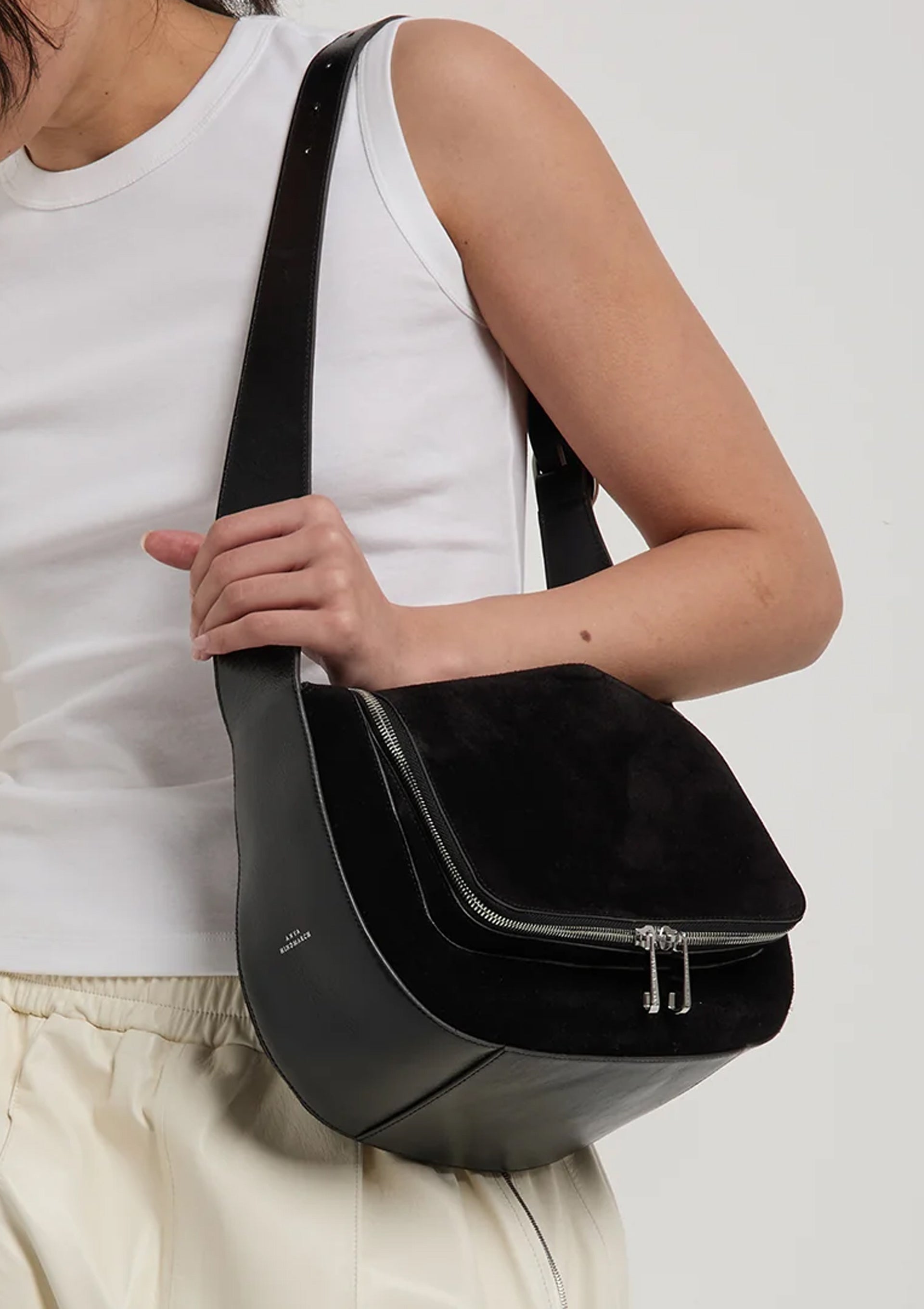 Vere New Shoulder Bag | Black Glossy