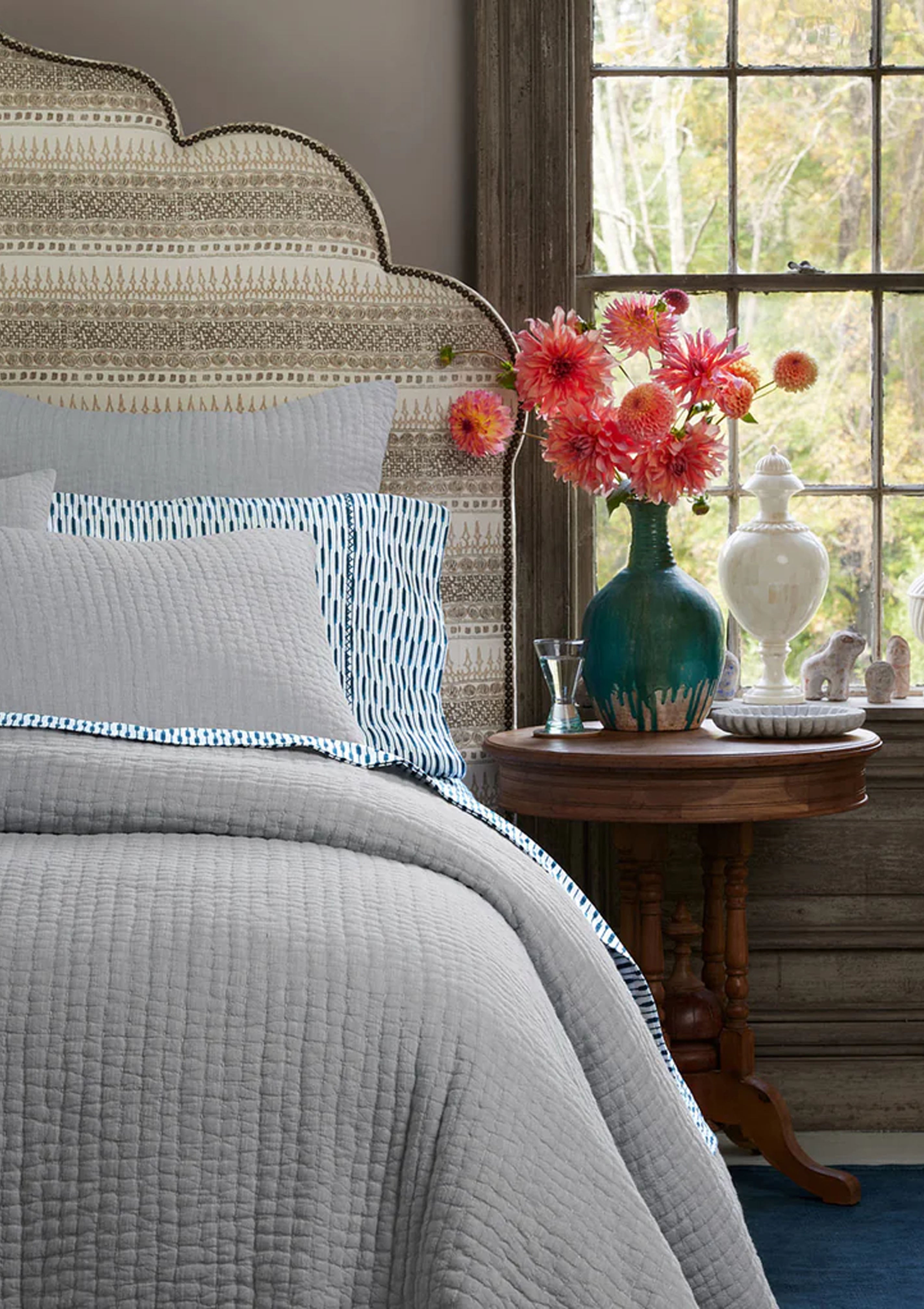 Vivada Woven Coverlet King | Light Grey